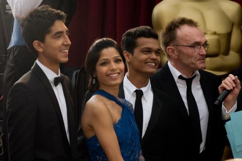 Madhur Mittal, Freida Pinto, Dev Patel, Danny Boyle - Los Angeles - 22-02-2009 - Oscar 2009: Otto statuette per Millionaire, tra cui miglior film