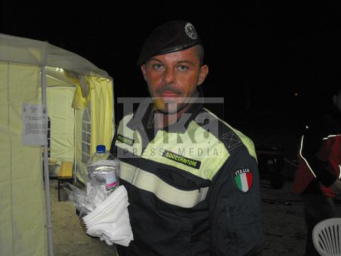 Den Harrow - 10-04-2009 - Den Harrow tra i soccorritori per gli sfollati del terremoto dell'Abruzzo