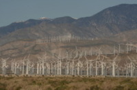 Vertical Wind Turbines - Palm Springs - 13-03-2010 - La California utilizza l'energia eolica nella Indio Valley