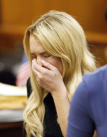 Lindsay Lohan - Los Angeles - 06-07-2010 - Lindsay Lohan scoppia a piangere in tribunale dopo la condanna a 90 giorni di carcere