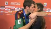 Sara Carbonero., Iker Casillas - Johannesburg - 12-07-2010 - Fuori programma in sala stampa, il bacio tra Iker Casillas e Sara Carbonero