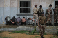 Soldati - KARACHI - 08-08-2010 - Karachi: Pugno duro contro ondata di violenze