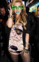 Kesha - New York - 02-01-2011 - Kesha saluta l'anno nuovo a modo suo