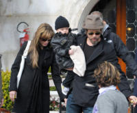 Knox Leon Jolie Pitt, Angelina Jolie, Brad Pitt - Los Angeles - 13-03-2011 - Bambini troppo violenti in casa Brangelina