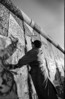 Muro di Berlino - Berlino - 13-08-2011 - Cinquant'anni fa veniva costruito il Muro di Berlino, simbolo del mondo diviso in due