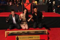 Robert Pattinson, Kristen Stewart, Taylor Lautner - Hollywood - 04-11-2011 - Le star di Twilight lasciano il segno sulla Walk of Fame