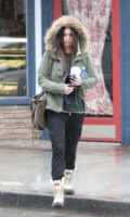 Megan Fox - Los Angeles - Megan Fox, cappuccio anti pioggia e la messa in piega e' salva