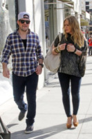 Mike Comrie, Hilary Duff - Beverly Hills - 29-12-2011 - Il marito di Hilary Duff Mike Comrie si ritira dalla Nhl