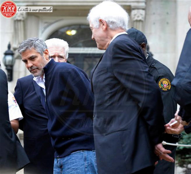George Clooney - Washington - 14-03-2012 - George Clooney e il padre Nick arrestati a Washington
