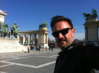 David Arquette - Budapest - 26-03-2012 - David Arquette condivide il suo viaggio su Twitter
