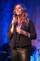 Rita Wilson - Los Angeles - 30-04-2012 - Rita Wilson festeggia sul palco il ventiquattresimo anniversario di matrimonio con Tom Hanks