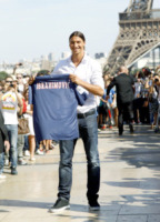 Zlatan Ibrahimovic - Parigi - 18-07-2012 - Zlatan Ibrahimovic: nuova avventura calcistica sotto la Tour Eiffel