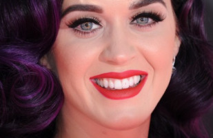 Katy Perry - Hollywood - 26-06-2012 - Katy Perry è la spalla sui cui piangere per Robert Pattinson