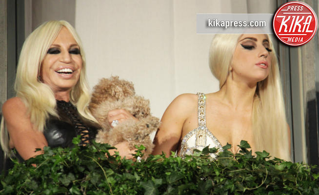 Lady Gaga, Donatella Versace - Milano - 02-10-2012 - Lady Gaga sarà Donatella Versace in American Crime Story 3