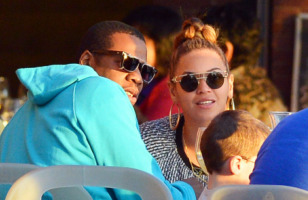 Jay Z, Beyonce Knowles - New York - 20-10-2012 - Beyonce Knowles e Jay Z a tutto occhiali