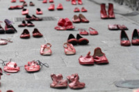 Con i tuoi occhi - Milano - 21-03-2012 - Cento paia  di scarpe contro la violenza sulle donne