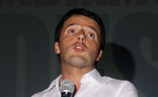 Matteo Renzi - 26-11-2012 - Primarie: Matteo Renzi si complimenta con Pierluigi Bersani