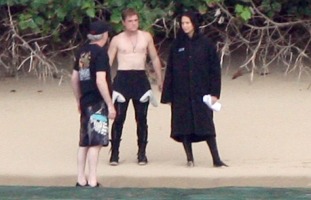Jennifer Lawrence, Josh Hutcherson - Hawaii - 29-11-2012 - Lawrence-Hutcherson: set hawaiano del sequel di The Hunger Games