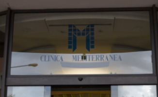 Clinica - Napoli - 07-12-2012 - Raffaella Fico blindata in clinica dopo la nascita di Pia