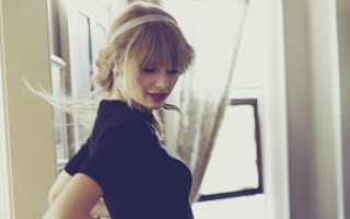 Taylor Swift - Los Angeles - 26-12-2012 - A sei settimane dalla pubblicazione Red è già un successo
