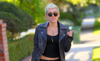 Miley Cyrus - Los Angeles - 30-01-2013 - Miley Cyrus, look punk rock in allegria