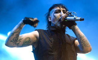 Marilyn Manson - Milano - 11-07-2012 - Malore per Marilyn Manson: è svenuto sul palcoscenico