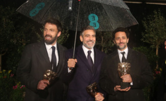 Grant Heslov, Ben Affleck, George Clooney - Londra - 10-02-2013 - Bafta Awards 2013: Singin' in the rain al party dopo la cerimonia