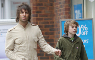 Gene Gallagher, Liam Gallagher - Londra - 02-03-2013 - Shopping padre e figlio per Liam e Gene Gallagher