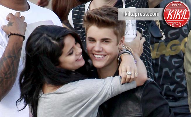 Selena Gomez, Justin Bieber - Los Angeles - 21-04-2012 - Justin Bieber nudo sul profilo di Selena Gomez! Ecco la foto