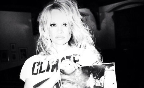Pamela Anderson - 12-03-2013 - Le celebrità sono i veri guardiani... dell'ambiente!