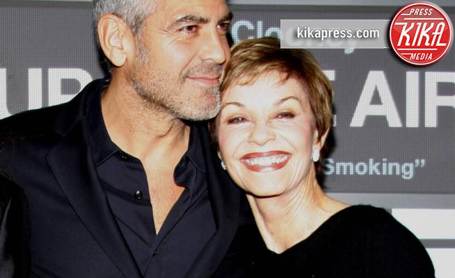 Nina Warren, George Clooney - Westwood - 30-11-2009 - La mamma di Clooney benedice il fidanzamento con Amal Alamuddin