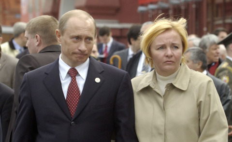 Ljudmila Putina, Vladimir Putin - Russia - 06-06-2013 - I coniugi Putin si lasciano in diretta televisiva