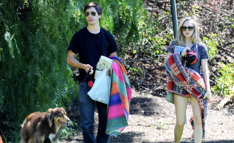 Justin Long, Amanda Seyfried - Los Angeles - 31-08-2013 - Giornata al parco per Amanda Seyfried e Justin Long