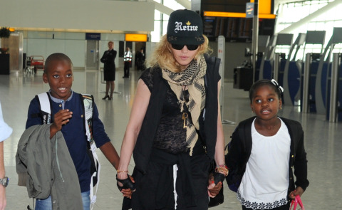 David Banda, Mercy James, Madonna - Londra - 03-09-2013 - Madonna: da star provocatoria a mamma modella