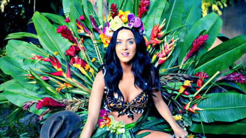 Katy Perry - 06-09-2013 - Katy Perry è la regina della giungla 