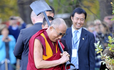 Dalai Lama - Varsavia - 23-10-2013 - Vip, un consiglio gratis, andate a zappare!