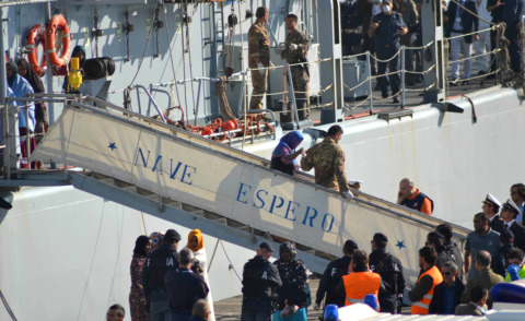Salvataggio migranti - Catania - 31-10-2013 - Duecento profughi soccorsi nel Canale di Sicilia