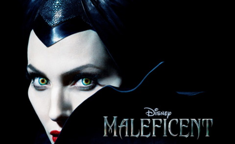 Angelina Jolie - Los Angeles - 12-11-2013 - Angelina Jolie troneggia nel poster di Maleficent