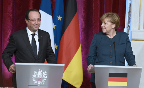 François Hollande, Angela Merkel - Parigi - 18-12-2013 - Angela Merkel e Francois Hollande blindano l'euro