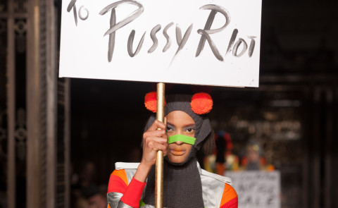 Modella Pam Hogg - Londra - 14-02-2014 -  London Fashion Week 2014:la sfilata pro Pussy Riot di Pam Hogg