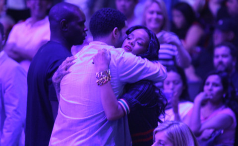 Drake, Rihanna - Los Angeles - 09-04-2014 - Rihanna e Drake innamorati all'incontro dei Clipper