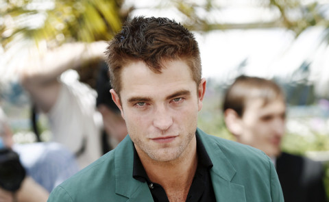 Robert Pattinson - Cannes - 18-05-2014 - Cannes 2014: Robert Pattinson in verde è The Rover