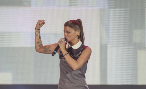 Alessandra Amoroso - Roma - 03-06-2014 - Alessandra Amoroso mostra i muscoli ai Music Awards