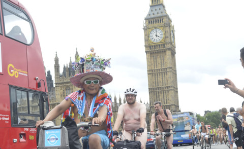 Naked Cyclists, Naked Bike Ride - Londra - 14-06-2014 - London Naked Bike, Londra si mette a nudo 