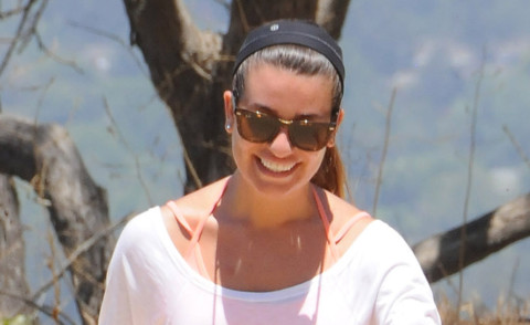 Lea Michele - Los Angeles - 02-07-2014 - Tieniti  in  forma   con   l'hiking!