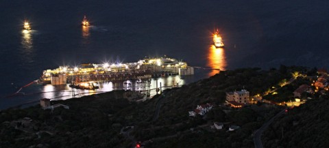Costa Concordia - Isola del Giglio - 15-07-2014 - La   Costa   Concordia  in  notturna
