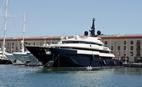 Seven Seas, Steven Spielberg - Genova - 05-06-2014 - Genova:in attesa della Concordia... ecco lo yacht di Spielberg 