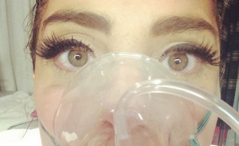 Lady Gaga - Los Angeles - 08-08-2014 - Non c'è fine alla mania dell'autoscatto: ecco l'hospital selfie