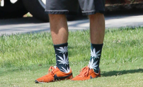 Zac Efron - Hollywood - 20-08-2014 - Chi porta questi calzini davvero... stupefacenti?
