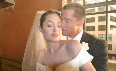 Angelina Jolie, Brad Pitt - 18-06-2004 - Angelina Jolie e Brad Pitt, freschi sposi, in abiti nuziali!